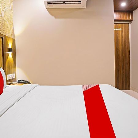 מומביי Super Hotel O Homestay Andheri East מראה חיצוני תמונה