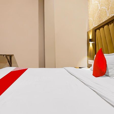 מומביי Super Hotel O Homestay Andheri East מראה חיצוני תמונה