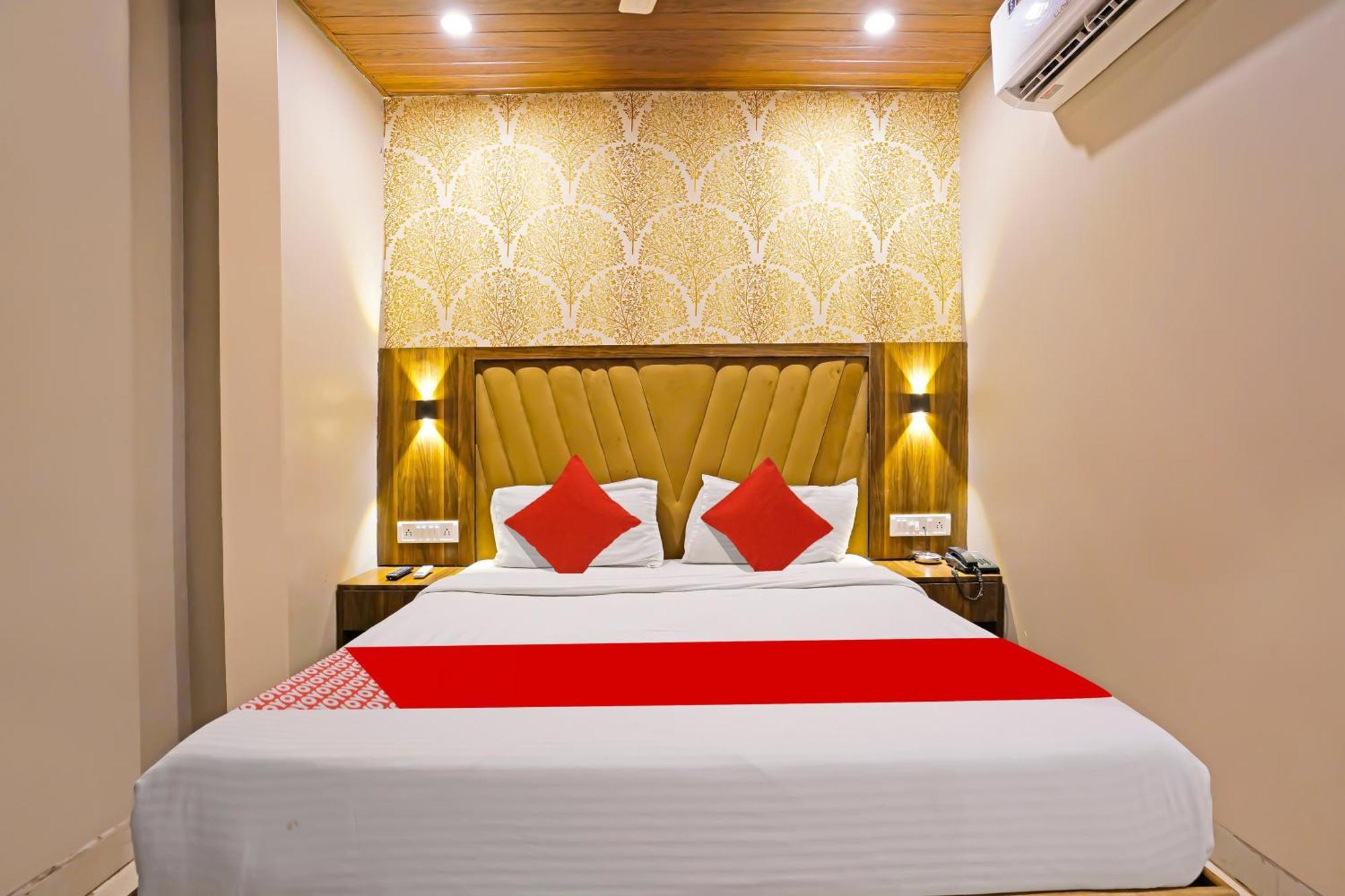 מומביי Super Hotel O Homestay Andheri East מראה חיצוני תמונה