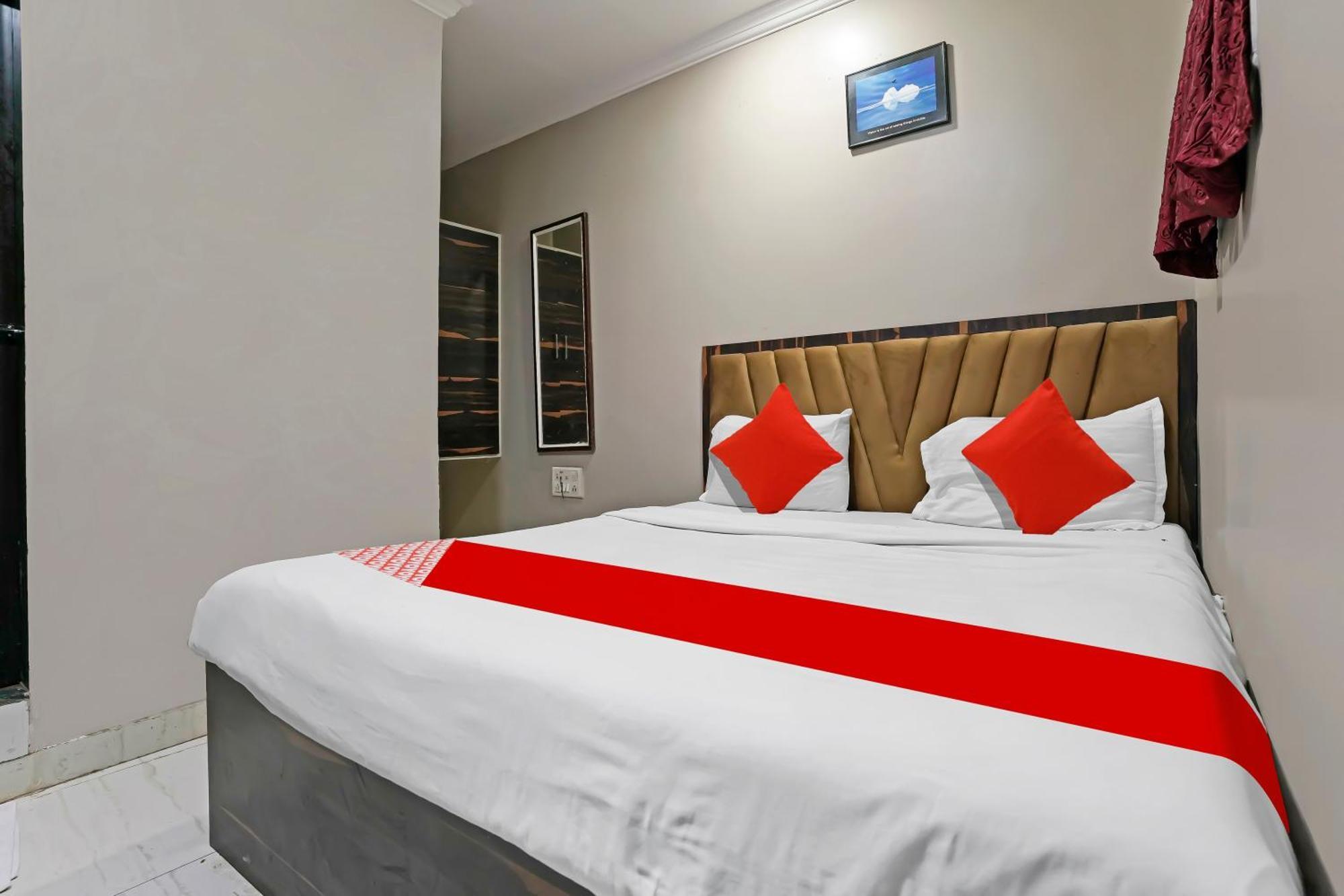 מומביי Super Hotel O Homestay Andheri East מראה חיצוני תמונה