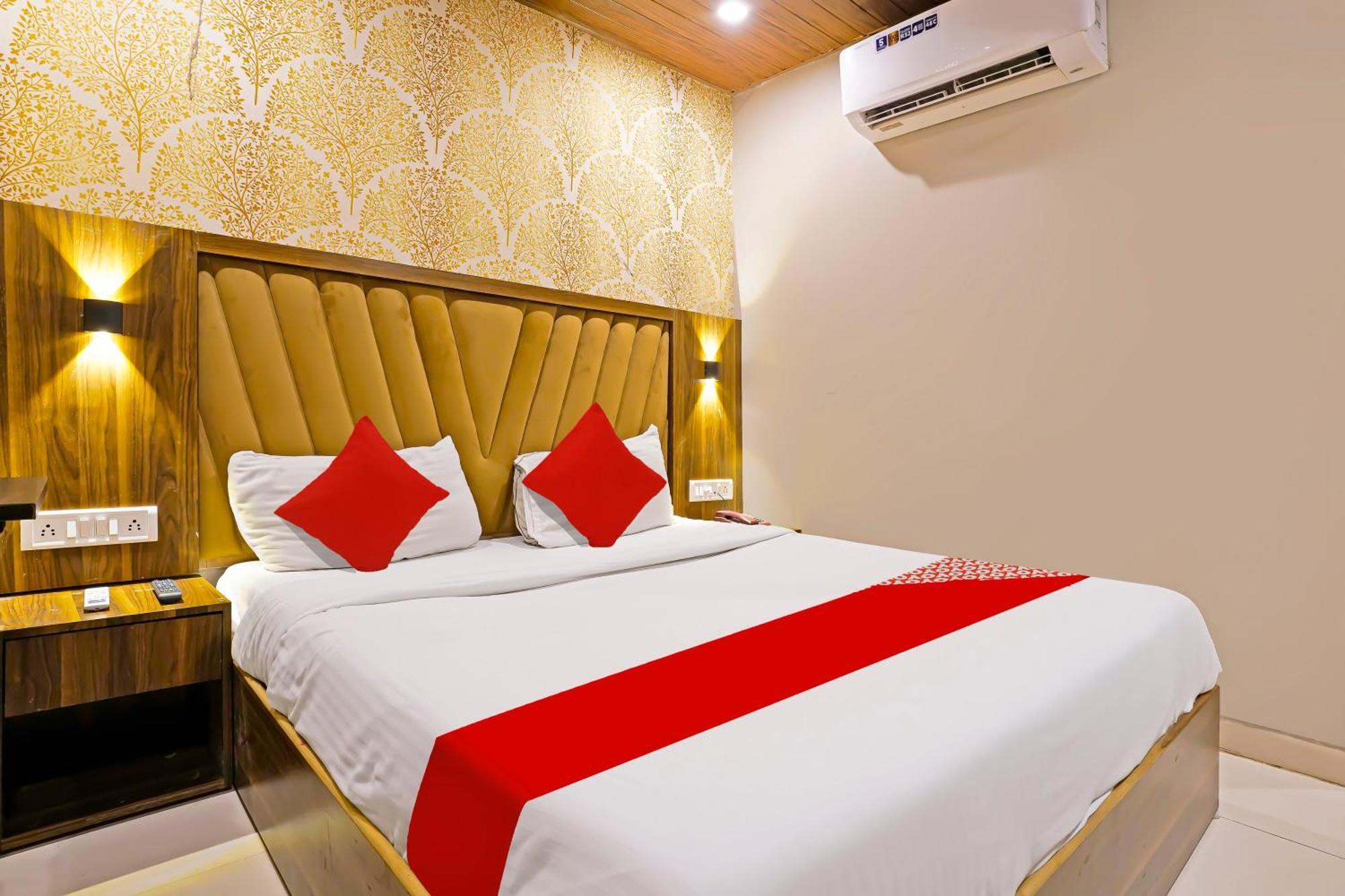 מומביי Super Hotel O Homestay Andheri East מראה חיצוני תמונה