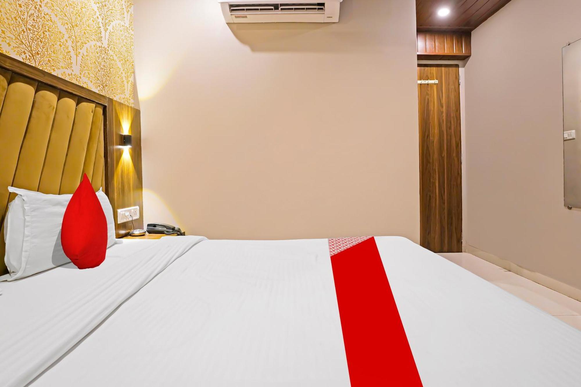 מומביי Super Hotel O Homestay Andheri East מראה חיצוני תמונה